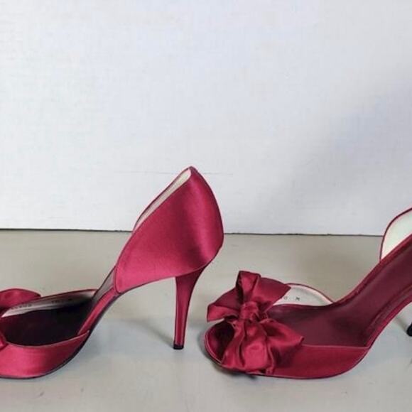 New Size 10M Stuart Weitzman Satin D'Orsay Pump Heels - Picture 3 of 9